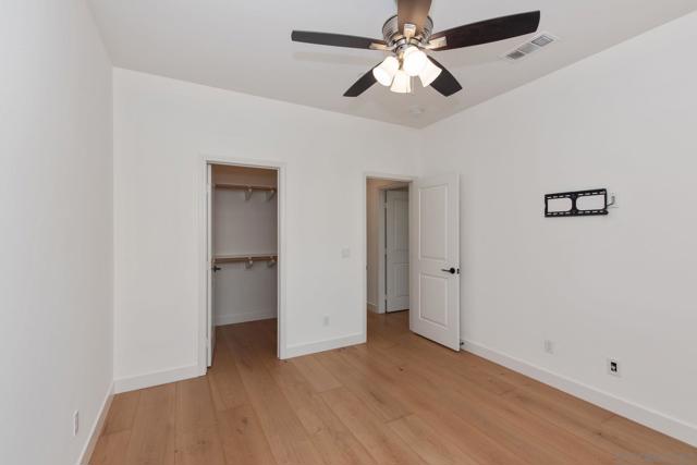 1176 Witherby Lane, Escondido CA: https://media.crmls.org/mediaz/6e950a91-3f1e-49db-b533-1bd9071f815b.jpg