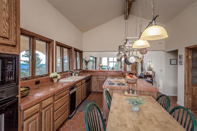 16420 Soda Springs Road, Los Gatos CA: https://media.crmls.org/mediaz/6e95cb39-be8e-44c5-9f62-5d5ad09ede90.jpg