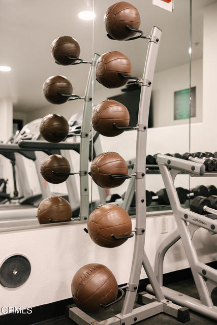 Detail Gallery Image 10 of 73 For 124 W Colorado St #302,  Glendale,  CA 91204 - 2 Beds | 2 Baths