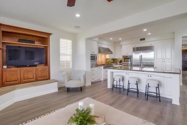 3515 CAMINO CEREZA, Carlsbad CA: https://media.crmls.org/mediaz/6e965831-435e-4ef7-a836-df59129a963b.jpg
