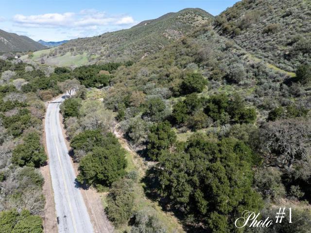 44175 Carmel Valley, Greenfield CA: https://media.crmls.org/mediaz/6e966aaf-8e86-4b1c-bfd7-7bfd321b4ae7.jpg