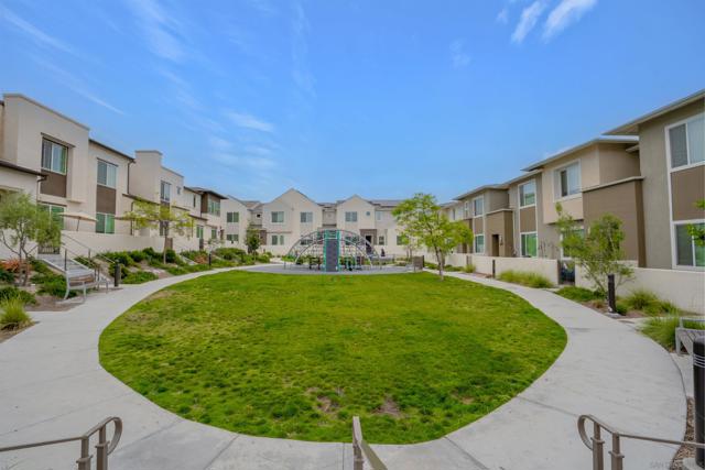 2078 Bluestone Cir, Chula Vista CA: https://media.crmls.org/mediaz/6e96777c-09ed-4d1e-ba72-1e880855ece8.jpg