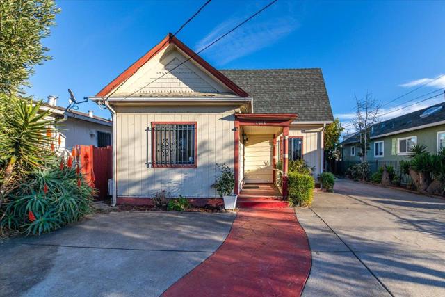 3014 Coolidge Avenue, Oakland CA: https://media.crmls.org/mediaz/6e96c7a1-fc5a-4481-862c-cee3f898f8c5.jpg