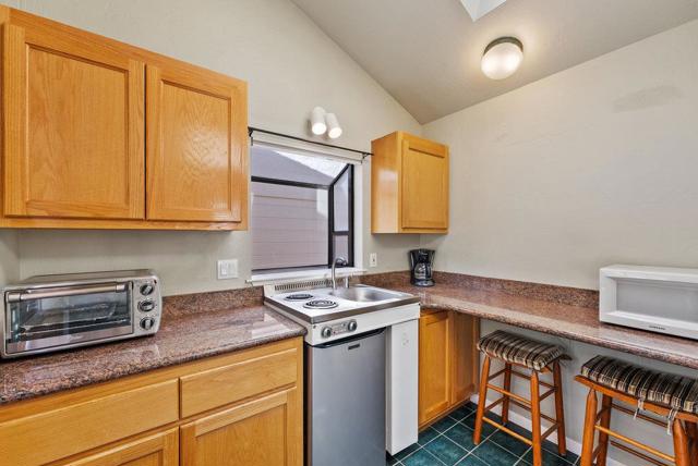 345 Cutter Lane, Watsonville CA: https://media.crmls.org/mediaz/6e96ceac-3c0f-4283-ae53-ab28ab6fbba0.jpg