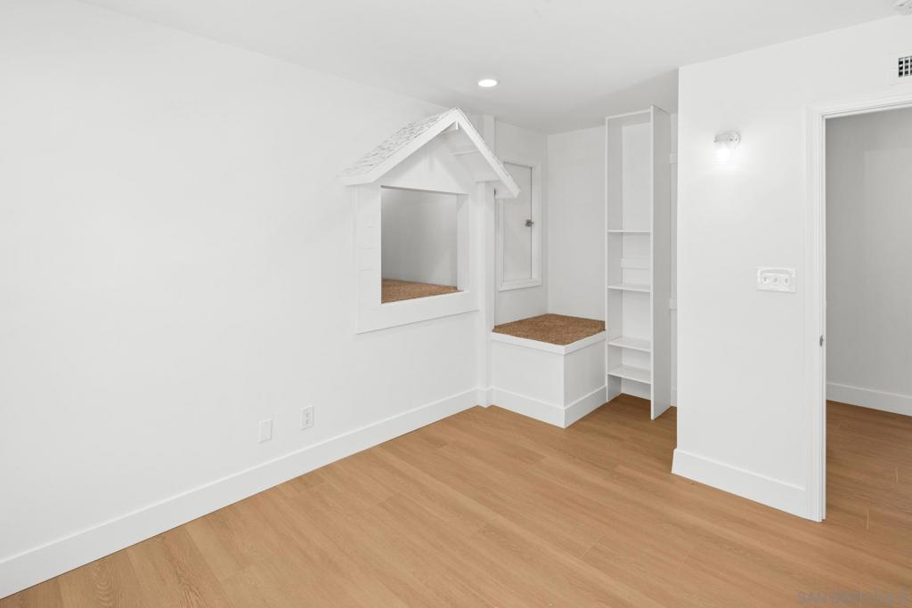 MLS #250023605SD img 2