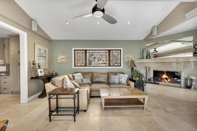 9999 Wornom Avenue, Sunland CA: https://media.crmls.org/mediaz/6e977781-069a-435e-8fa9-f98be82669c3.jpg