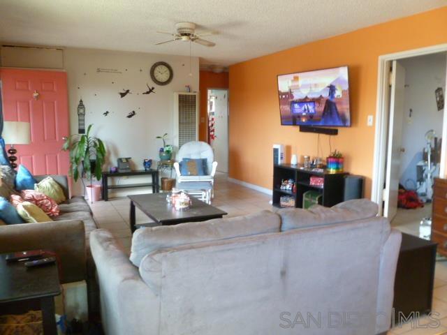 553 Sears Ave, San Diego CA: https://media.crmls.org/mediaz/6e97969a-d271-4826-917c-268c13b4f69c.jpg