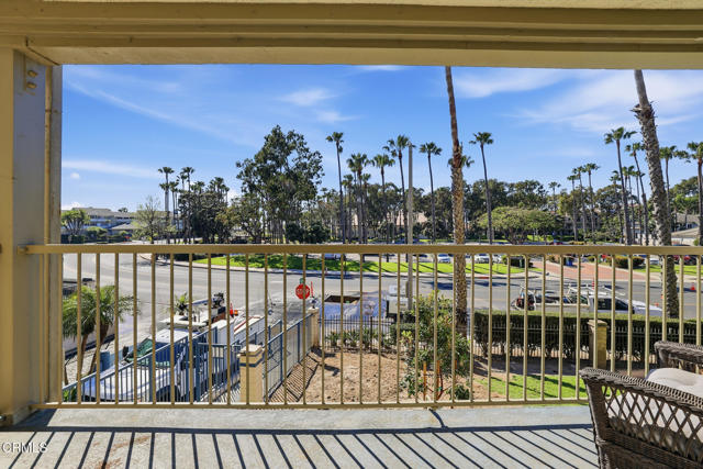 Detail Gallery Image 15 of 25 For 574 Ebbtide Cir, Port Hueneme,  CA 93041 - 3 Beds | 2 Baths