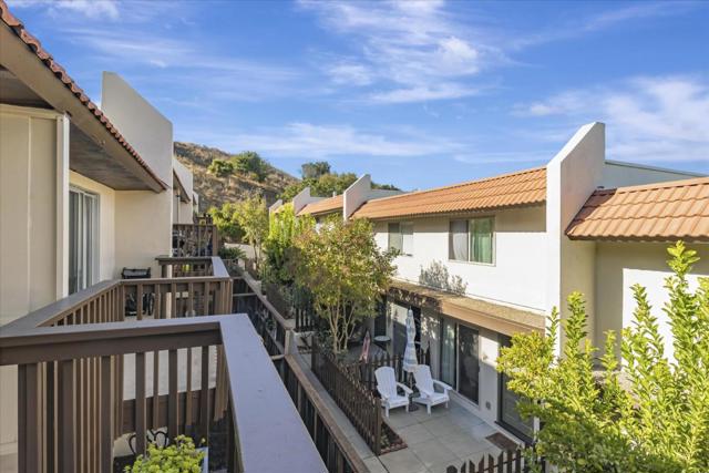 4074 Farm Hill Boulevard, Redwood City CA: https://media.crmls.org/mediaz/6e993315-8a9b-43f3-835b-3bddb91012b5.jpg