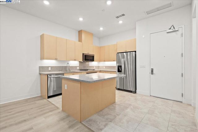 Image 5 of 37 For 45128 Warm Springs Blvd  251