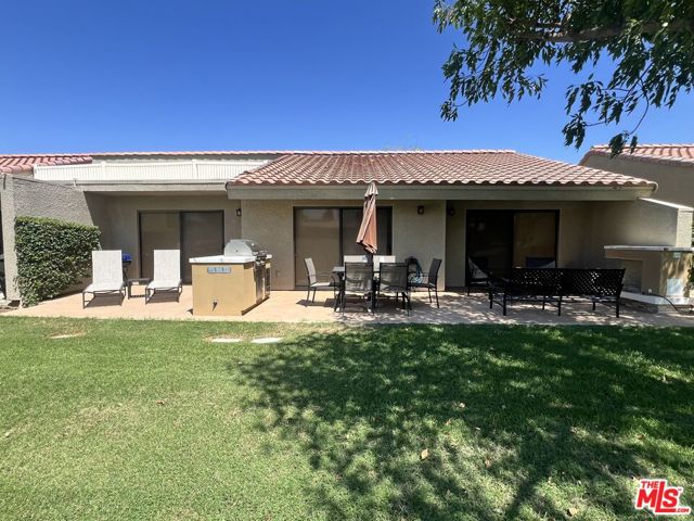 40981 Preston Trail, Palm Desert CA: https://media.crmls.org/mediaz/6e99d575-f384-49c2-bb5f-b4af13a58c37.jpg