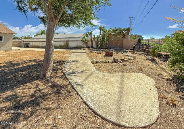 166 Sandberg Street, Thousand Oaks CA: https://media.crmls.org/mediaz/6e9a2462-76f0-4c6d-bca3-7ae1a541dc5f.jpg