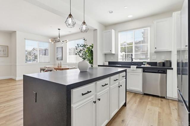 Detail Gallery Image 12 of 46 For 1720 Santa Ivy Ave, Chula Vista,  CA 91913 - 5 Beds | 3/1 Baths