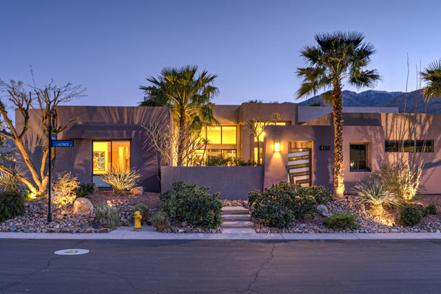 463 Lautner Lane, Palm Springs CA: https://media.crmls.org/mediaz/6e9aea36-bbea-4cda-a6fa-cd109ca2d687.jpg