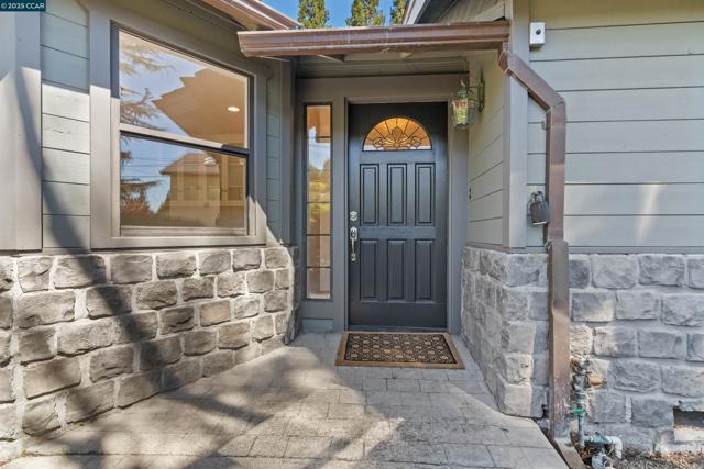 225 Rheem Blvd, Moraga CA: https://media.crmls.org/mediaz/6e9b8699-2037-40a3-99d8-668760e2c3af.jpg