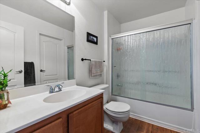 12059 Alta Carmel Ct, San Diego CA: https://media.crmls.org/mediaz/6e9bb028-3e8f-4164-b154-57e92ba0b9f1.jpg