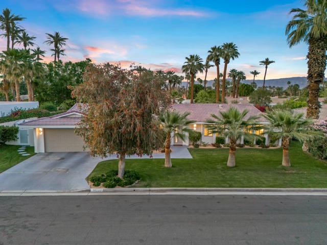 75322 Desert Park Drive, Indian Wells CA: https://media.crmls.org/mediaz/6e9bf3f4-63cd-4940-9bd9-8ec664544c1c.jpg