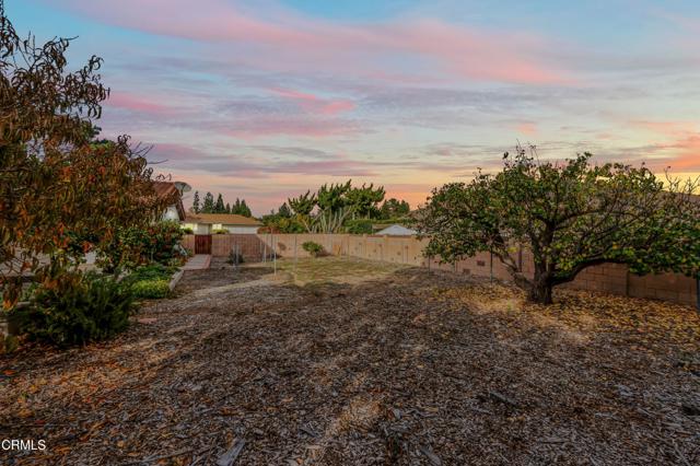 202 Faculty Street, Thousand Oaks CA: https://media.crmls.org/mediaz/6e9c2012-b21e-4e51-9492-43bc83b35894.jpg