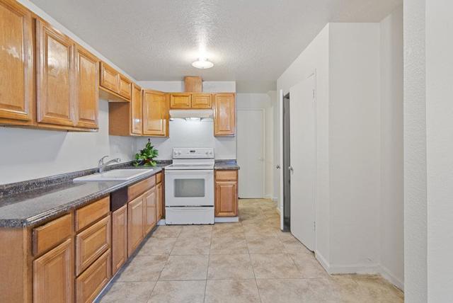 918 Acosta Plaza, Salinas CA: https://media.crmls.org/mediaz/6e9c21d7-4f4e-43b6-8732-8b043027a8e5.jpg