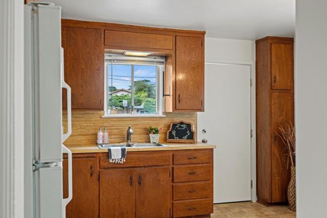 1103 Presidio Boulevard, Pacific Grove CA: https://media.crmls.org/mediaz/6e9c3158-220d-43fa-afe0-6c3295f318d4.jpg