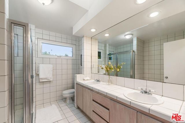 4041 Davana Road, Sherman Oaks CA: https://media.crmls.org/mediaz/6e9c9b85-7c8d-4ac6-9d31-ec8ce735c5d1.jpg