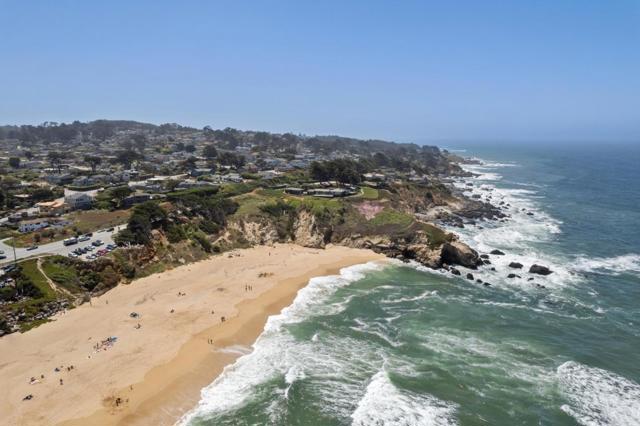 300 4th Street, Montara CA: https://media.crmls.org/mediaz/6e9d382d-5053-470d-8289-2132da630732.jpg