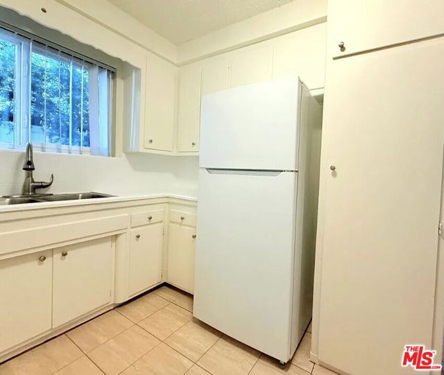 12325 Riverside Drive photo 6