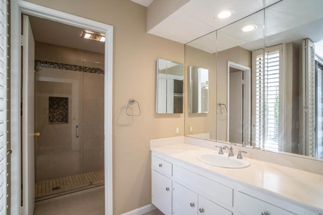 75180 Chippewa Drive, Indian Wells CA: https://media.crmls.org/mediaz/6e9de181-dc40-4e42-b0d4-15b0c07a6122.jpg