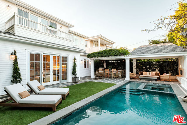 2248 Kelton Avenue, Los Angeles CA: https://media.crmls.org/mediaz/6e9e5118-5841-465f-8f8c-662ae4ea21c9.jpg