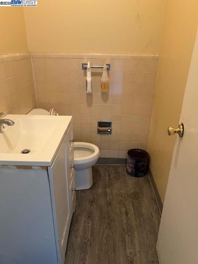 4201 West St, Oakland CA: https://media.crmls.org/mediaz/6e9ec84b-e444-48ff-aff7-fc6bb7c2c9ef.jpg