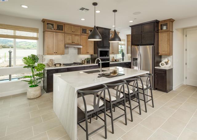 102 Compass Drive, Napa CA: https://media.crmls.org/mediaz/6e9f1b44-5843-4fa1-a4ee-fa95f83b3100.jpg