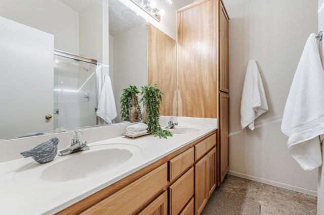 1519 Tamara Court, Escalon CA: https://media.crmls.org/mediaz/6e9f2dcf-df4b-4322-ac8f-e44bbb4fe846.jpg