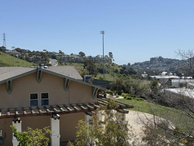 121 Crescent Court, Brisbane CA: https://media.crmls.org/mediaz/6e9f5345-ade8-4527-b430-6c632d413bd5.jpg