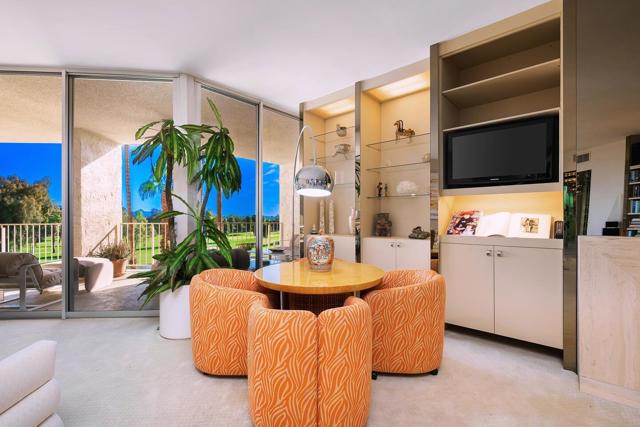 900 Island Drive, Rancho Mirage CA: https://media.crmls.org/mediaz/6e9fac85-aa01-4323-9346-f9c831361474.jpg