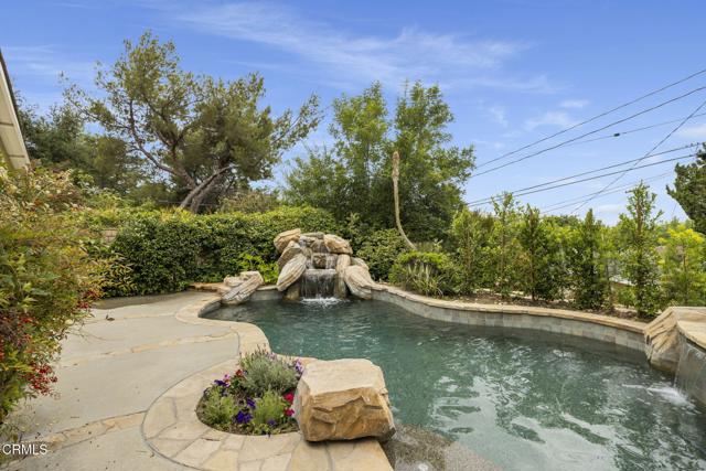 4915 Trend Terrace, La Crescenta CA: https://media.crmls.org/mediaz/6ea02f19-44d7-4b83-8faa-81de34b145d3.jpg