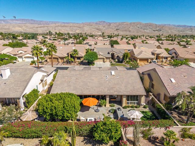 36531 Tallowood Drive, Palm Desert CA: https://media.crmls.org/mediaz/6ea09292-adb0-41d4-a093-6b28b4fe5291.jpg
