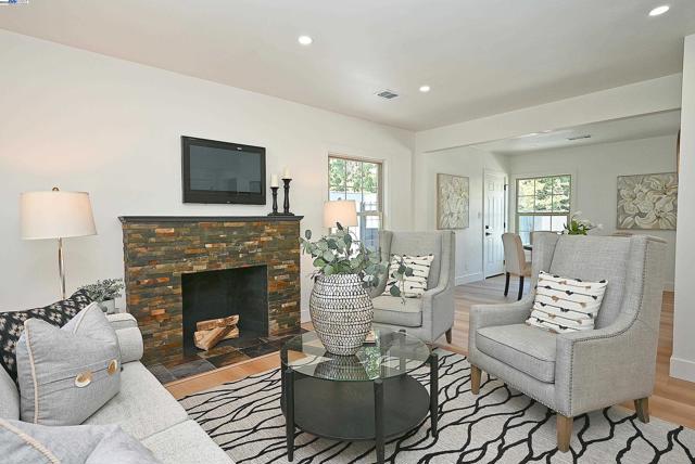 3208 McNutt, Walnut Creek CA: https://media.crmls.org/mediaz/6ea1330c-fa28-4a75-abd5-c11dc6d869b2.jpg