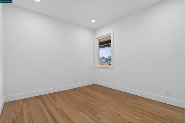 1264 Belfair Dr, Pinole CA: https://media.crmls.org/mediaz/6ea23712-95a9-4337-920d-e986471b7ca0.jpg