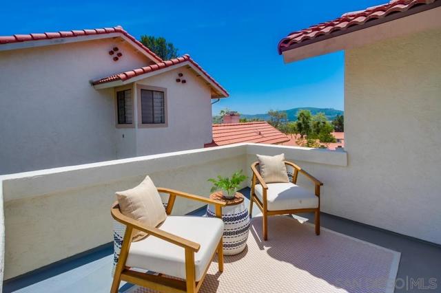 3113 Avenida Topanga, Carlsbad CA: https://media.crmls.org/mediaz/6ea23ff8-411c-4da7-856c-8e5a37128303.jpg