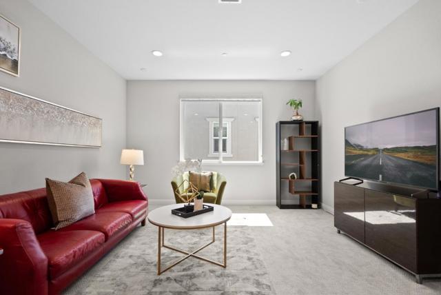 6573 Purple Crab Drive, Newark CA: https://media.crmls.org/mediaz/6ea34924-25dc-4eba-be5e-5ab7d7c5978c.jpg
