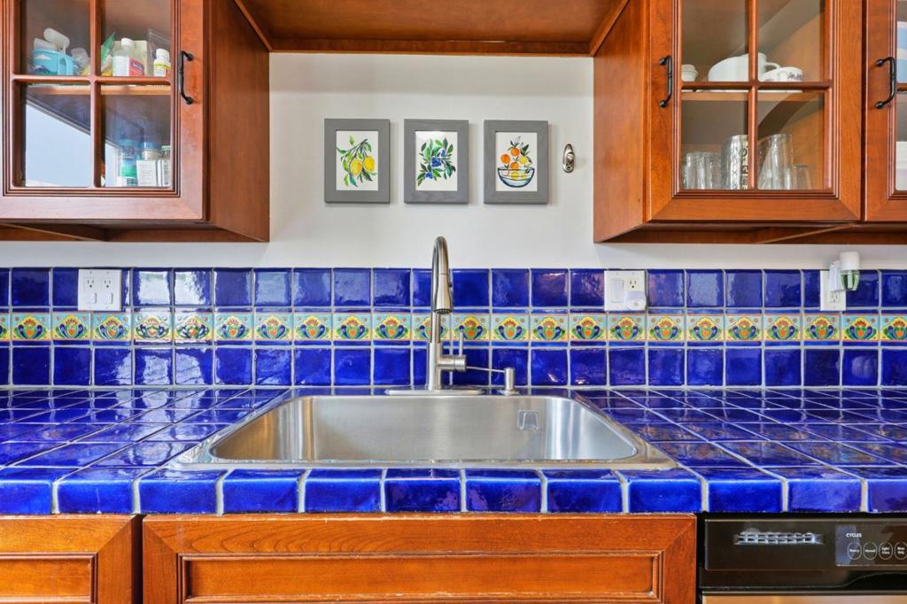 6Ea37A91 1C9E 4B03 950E 7C96D5549615 1127 Cervantes Way, Pacifica, Ca 94044 &Lt;Span Style='BackgroundColor:transparent;Padding:0Px;'&Gt; &Lt;Small&Gt; &Lt;I&Gt; &Lt;/I&Gt; &Lt;/Small&Gt;&Lt;/Span&Gt;