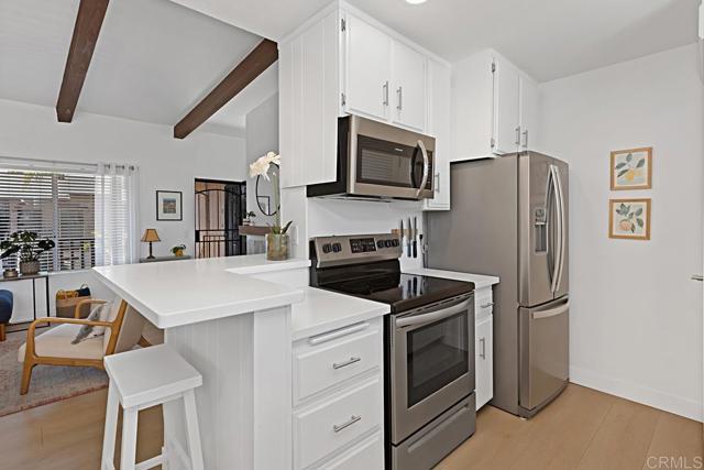 Detail Gallery Image 4 of 18 For 4420 Cleveland Ave #14,  San Diego,  CA 92116 - 2 Beds | 1 Baths