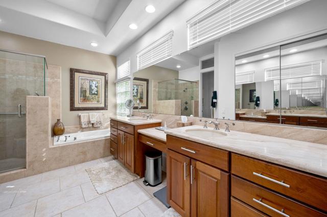 78467 Sterling Lane, Palm Desert CA: https://media.crmls.org/mediaz/6ea42525-392b-4a3f-a99f-8ec17db99214.jpg