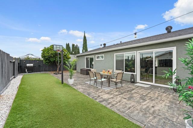13637 Los Olivos Ave, Poway CA: https://media.crmls.org/mediaz/6ea4424b-20cc-42fc-b48c-52b2472b26c8.jpg