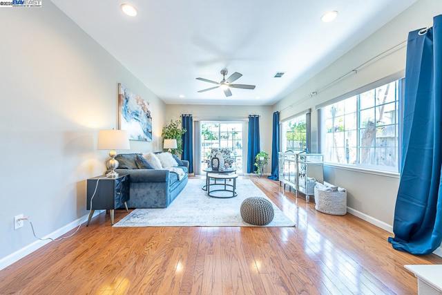 32409 Elizabeth Way, Union City CA: https://media.crmls.org/mediaz/6ea45669-d5f4-4a72-91e3-8e56963c063f.jpg