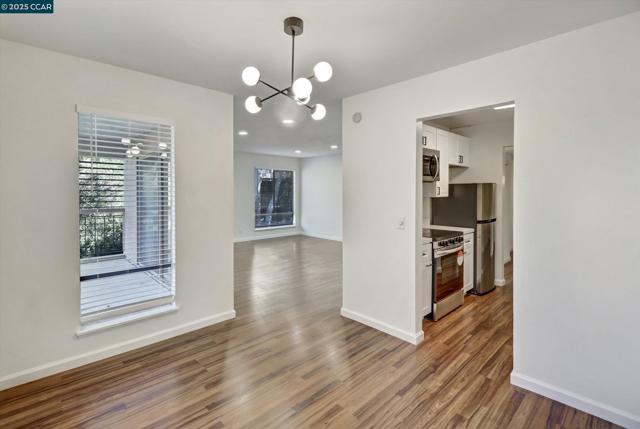 440 N Civic Dr, Walnut Creek CA: https://media.crmls.org/mediaz/6ea47ad4-b2ab-4deb-814f-b6d5aebda382.jpg