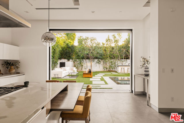 4445 Camellia Avenue, Studio City CA: https://media.crmls.org/mediaz/6ea485c2-128f-4183-b9a6-49c1bd97c7f8.jpg