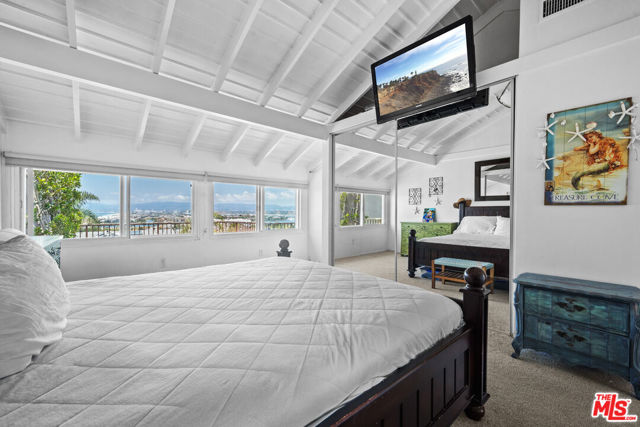 229 Rees Street, Playa del Rey CA: https://media.crmls.org/mediaz/6ea49c86-aad4-4082-82ca-a29b677d4921.jpg