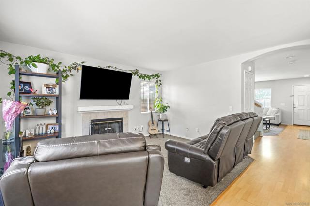 5954 Vista Santa Catarina, San Diego CA: https://media.crmls.org/mediaz/6ea52619-3e7f-4e69-aa62-24b63262f5cc.jpg