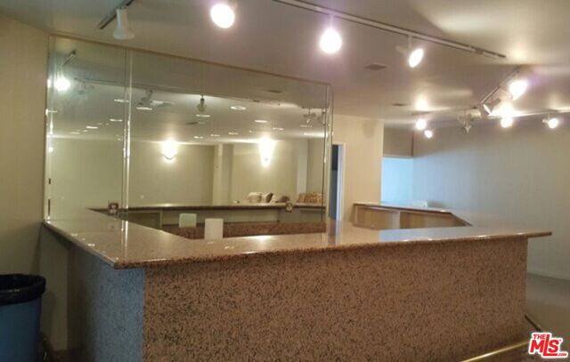 10535 Wilshire Boulevard, Los Angeles CA: https://media.crmls.org/mediaz/6ea6291f-4022-42e7-8e04-272052dd4807.jpg